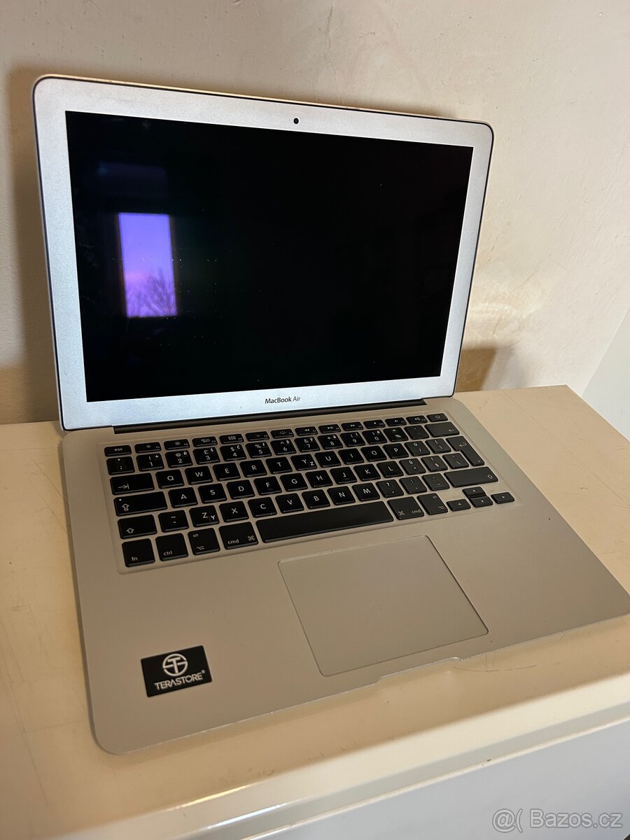 Macbook A1366 na náhradni díly