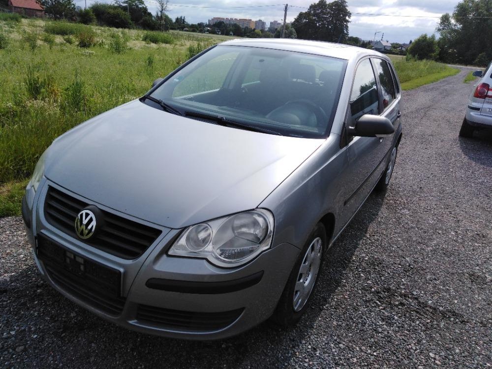 VW POLO 1,4-16V BENZIN 59 KW KLIMATR, TEMPOMAT, ŠÍBR ZA 49,,