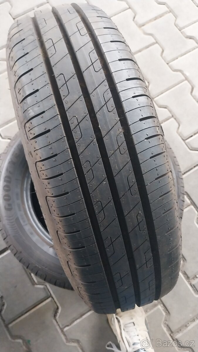 Prodám 2 x letní pneu Goodyear 175/65/14