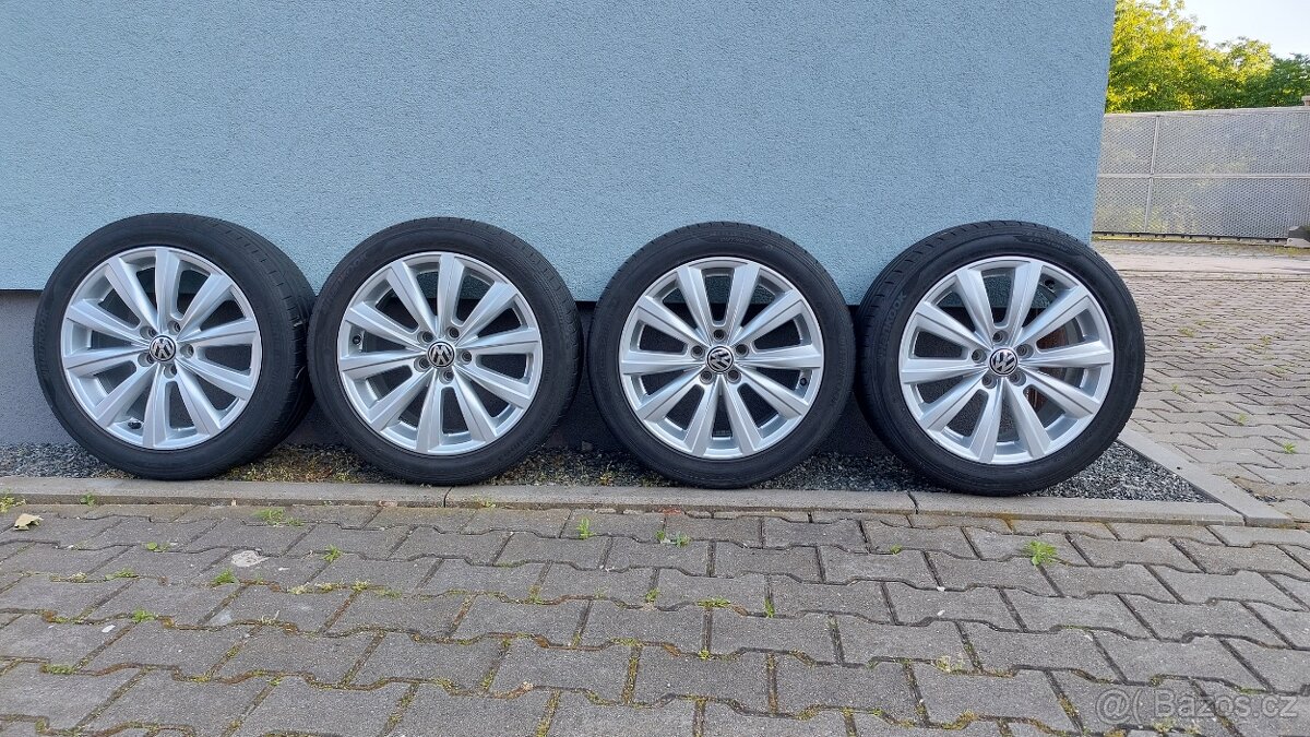 Alu kola originál 5x100 r16 vw Polo letní pneu -