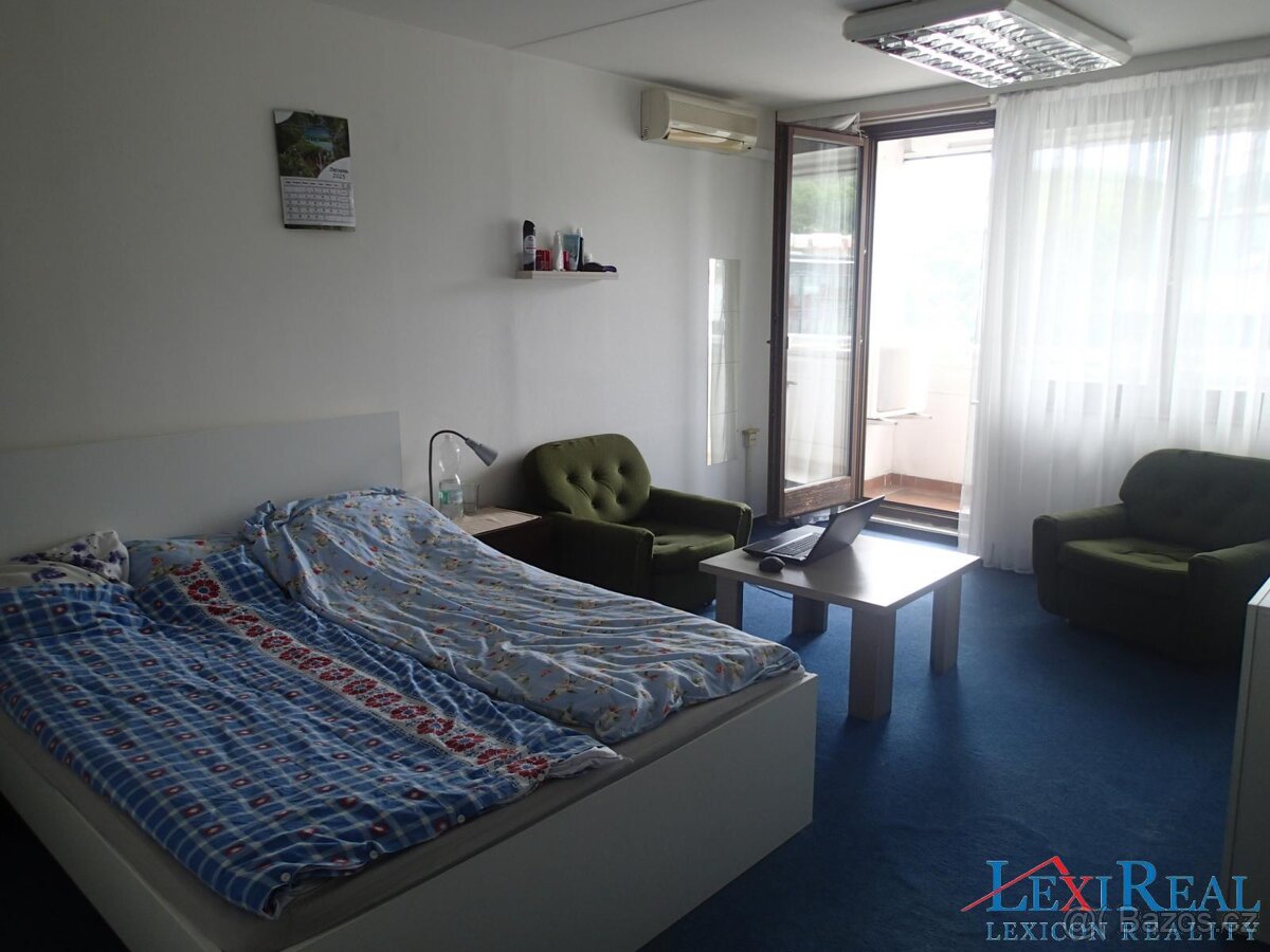 Prodej bytu 3+1, 72 m2, lodžie, sklep, 6.NP, Plzeňská ulice,