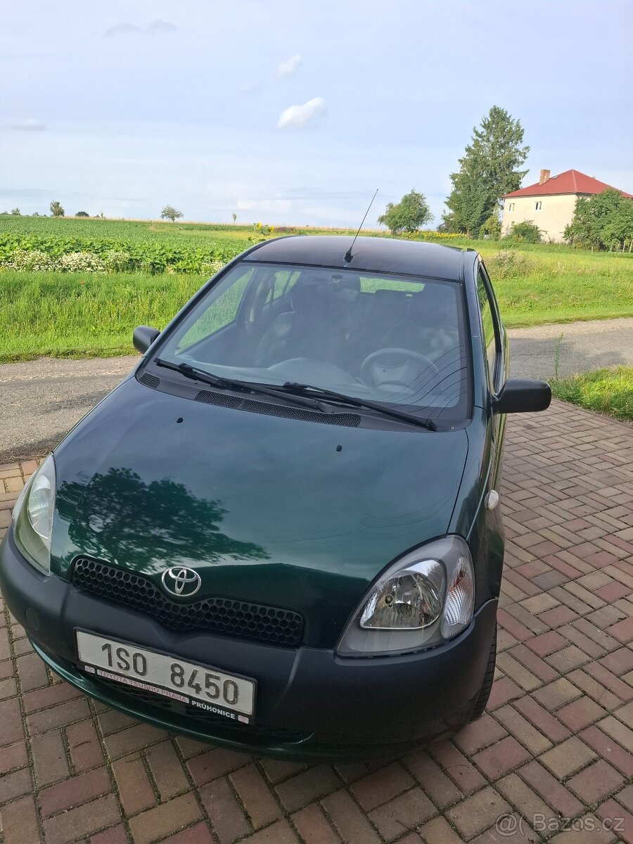 Toyota Yaris 1.0 benzín