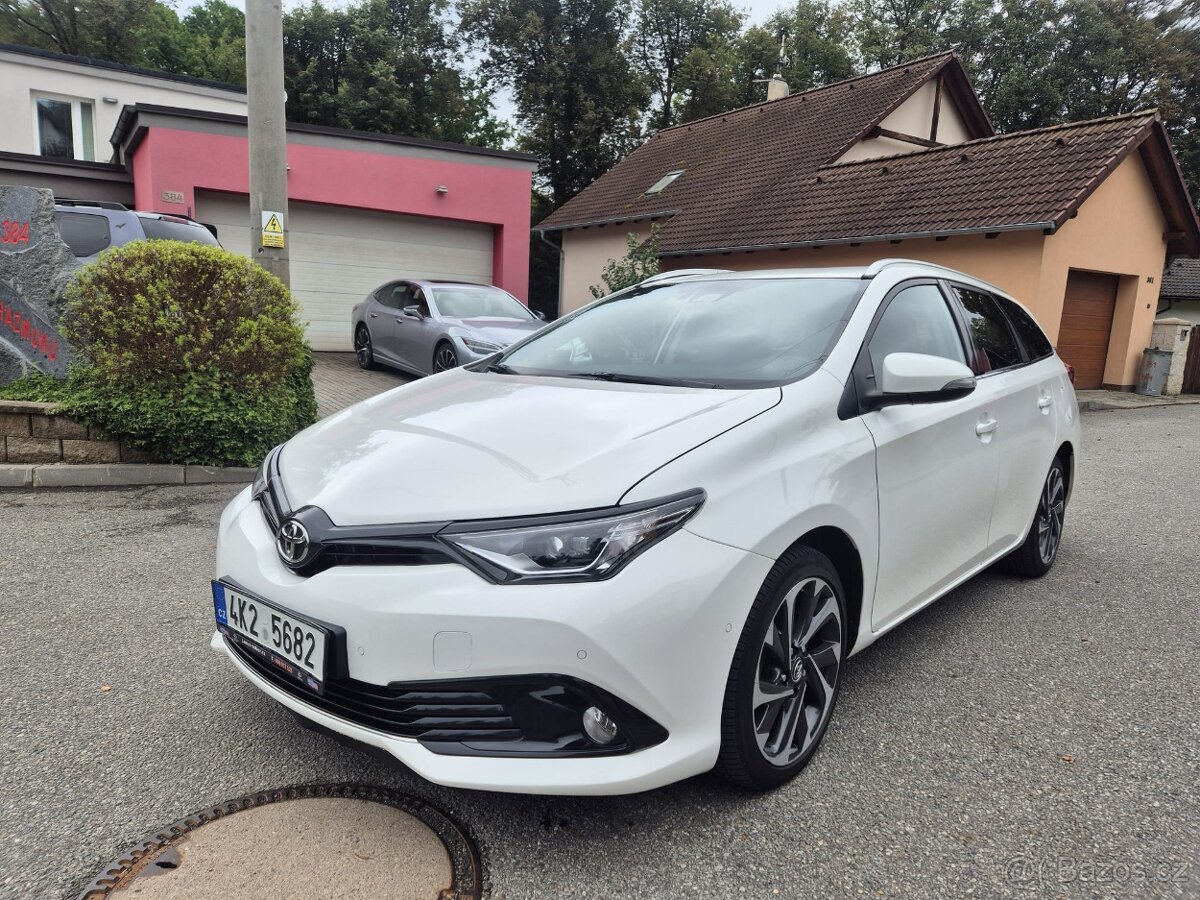 Toyota Auris 1,6i Kombi 4/2018   89000km