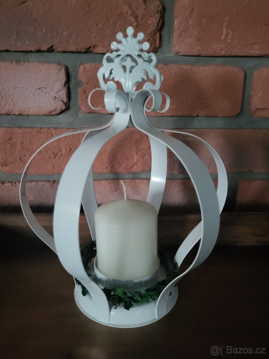 SVÍCEN KORUNA KRÁLOVSKÁ - KOVOVÝ BÍLÝ STYLOVÝ