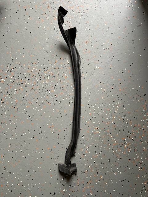 BMW F36 Gran Coupe těsnění blatníku LP