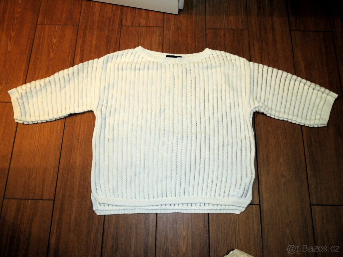 Bílý svetřík Marks & Spencer