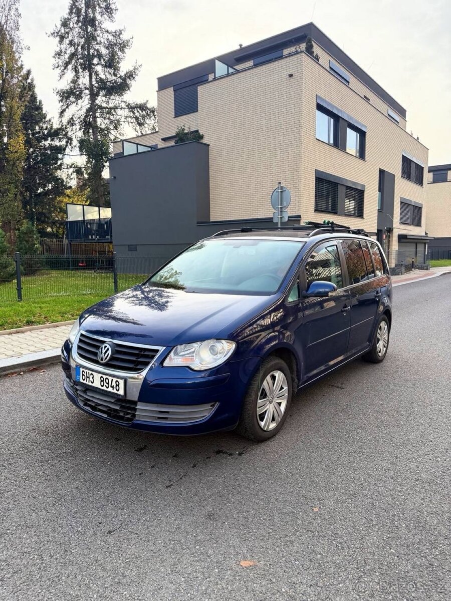 Volkswagen Touran Facelift 7 míst 1.9TDI Automat