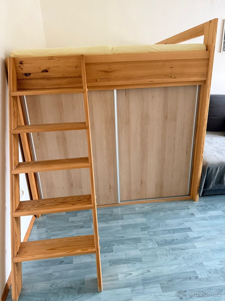 Patrová postel s úložným prostorem
