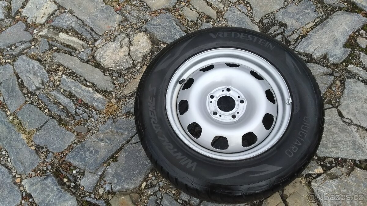 ZIMNÍ 215 65 16 + 16 5X114,3 DACIA DUSTER QASHGAI