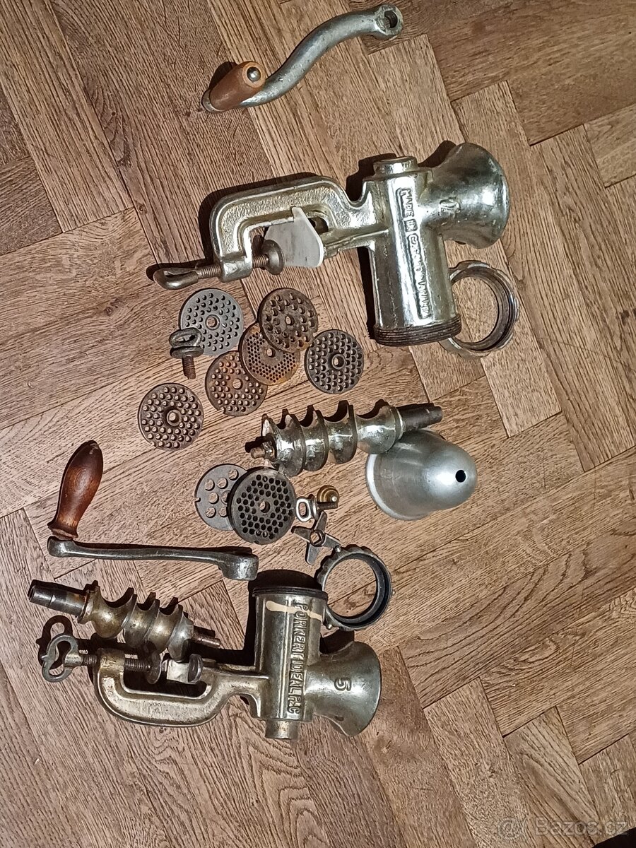 2 RETRO MLÝNKY POKERT IDEAL