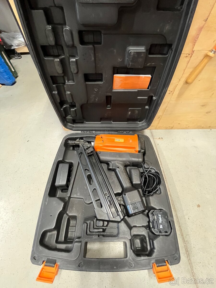 Hřebíkovačka plynová KMR D34/90-G641E