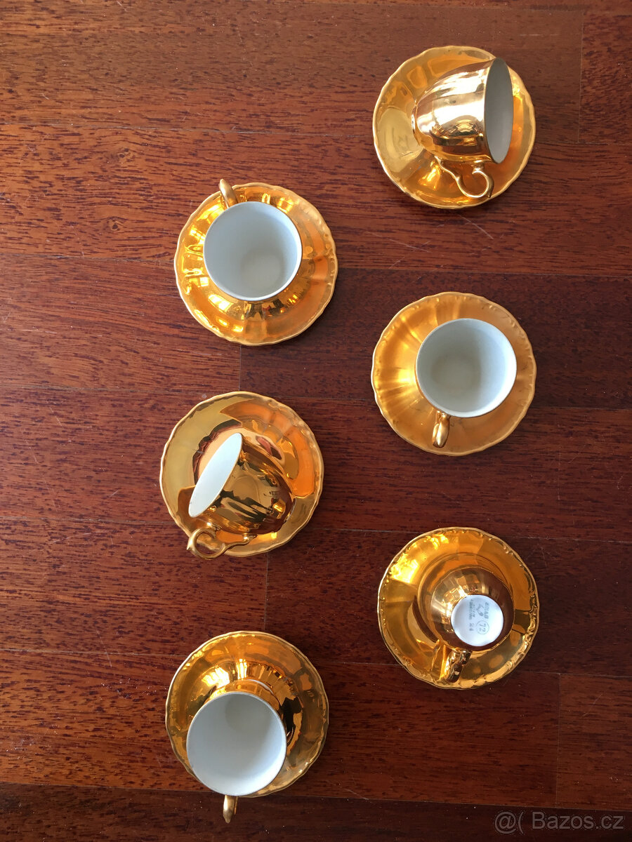 Vánoční káva ve zlatě - zlatý porcelán na kávu