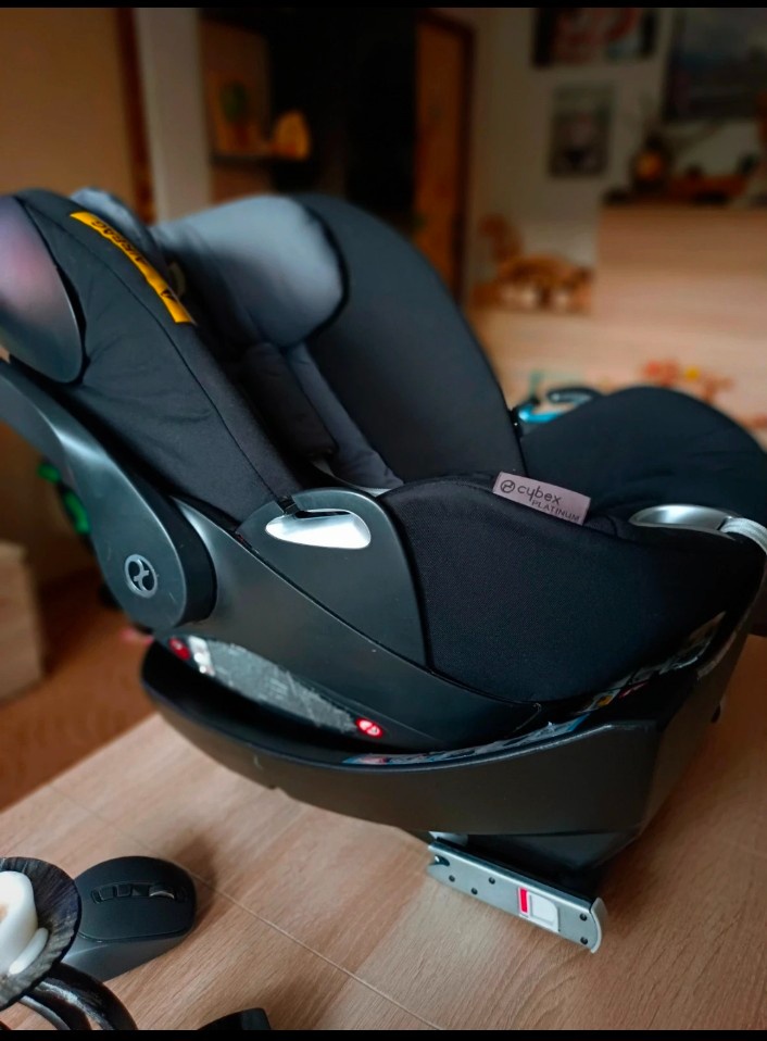 Cybex vejce + základna