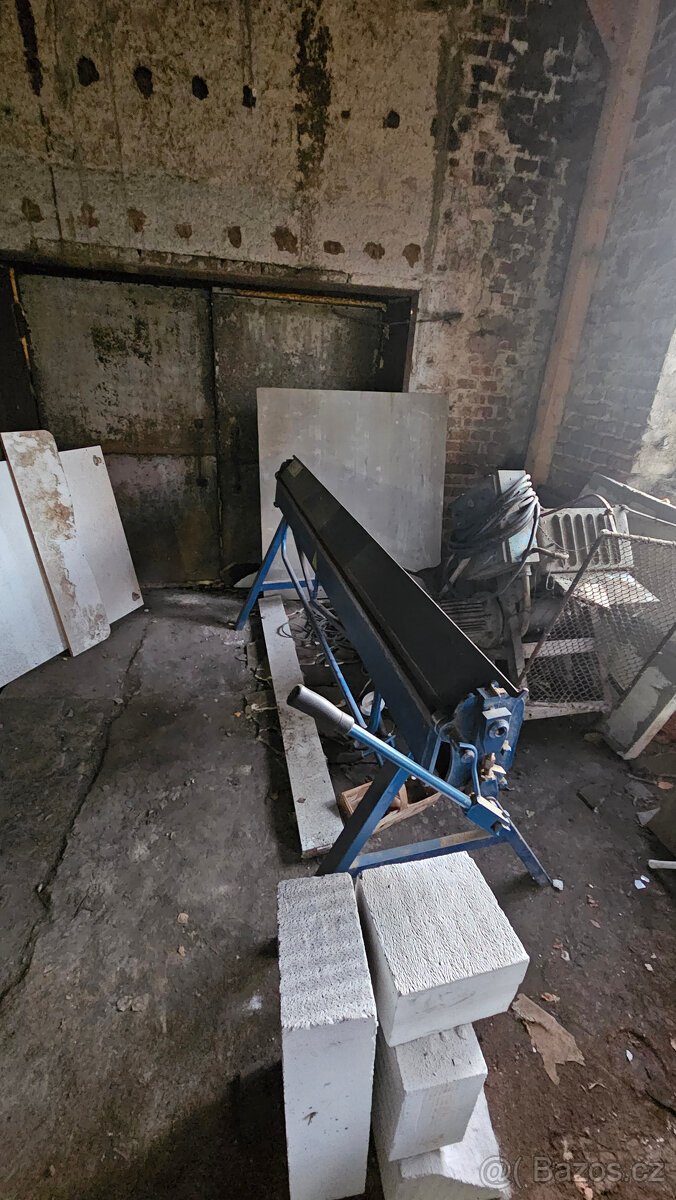 Prodej strojů, nářadí a materiálu