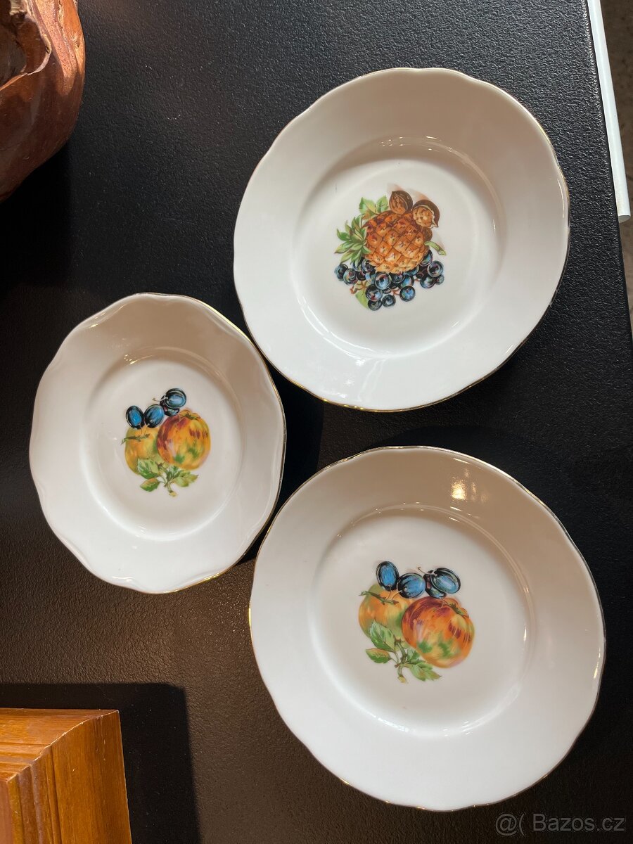 Talířky s ovocem