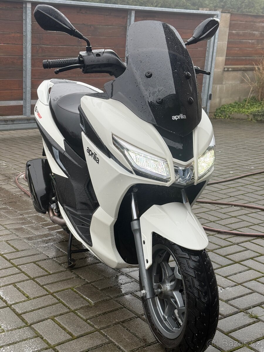 Aprillia sxr 50