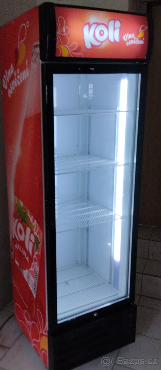 Prodáno -Velká prosklená chladící vitrína-lednice značky LG