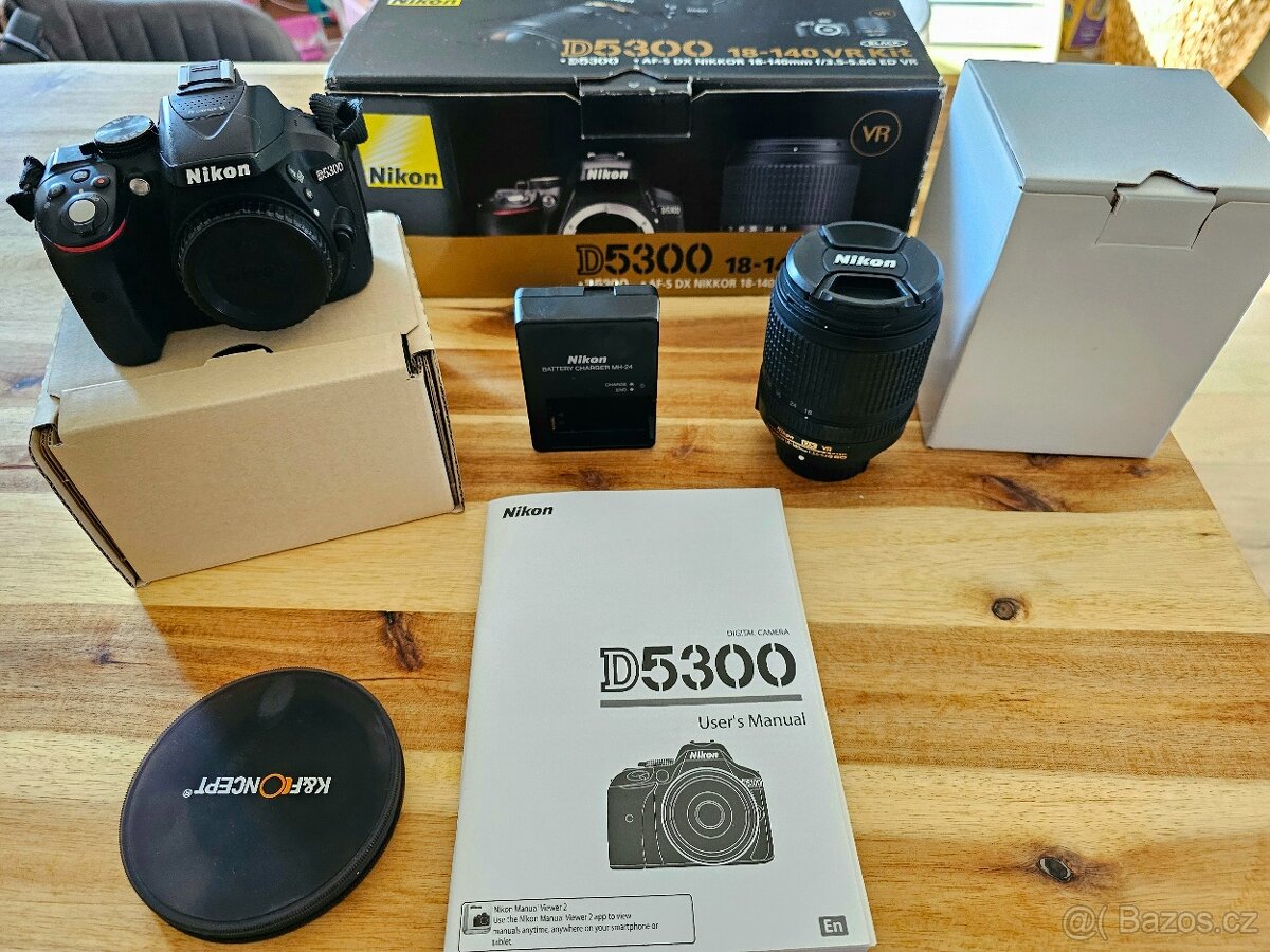 Nikon D5300 + objektiv Nikon 18 - 140 VR