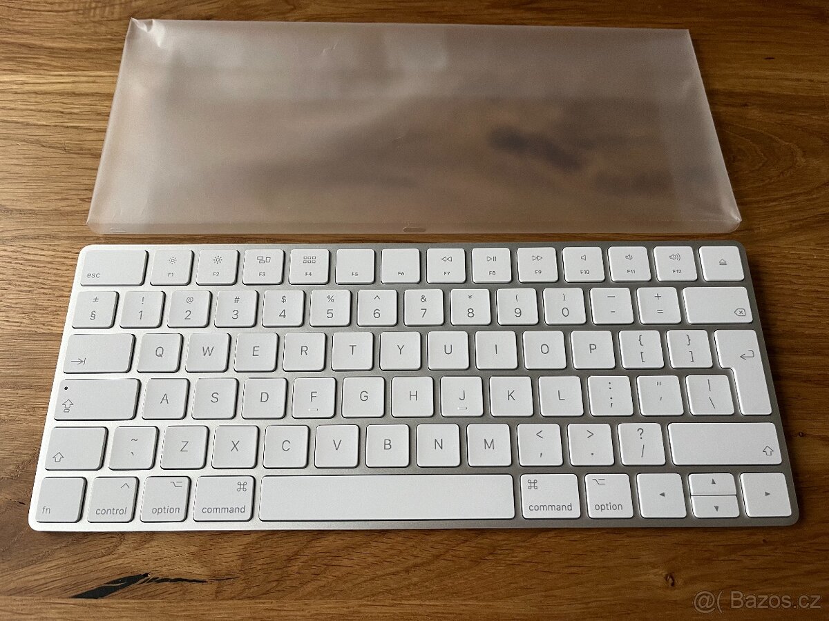 Apple Magic Keyboard CZ, nová