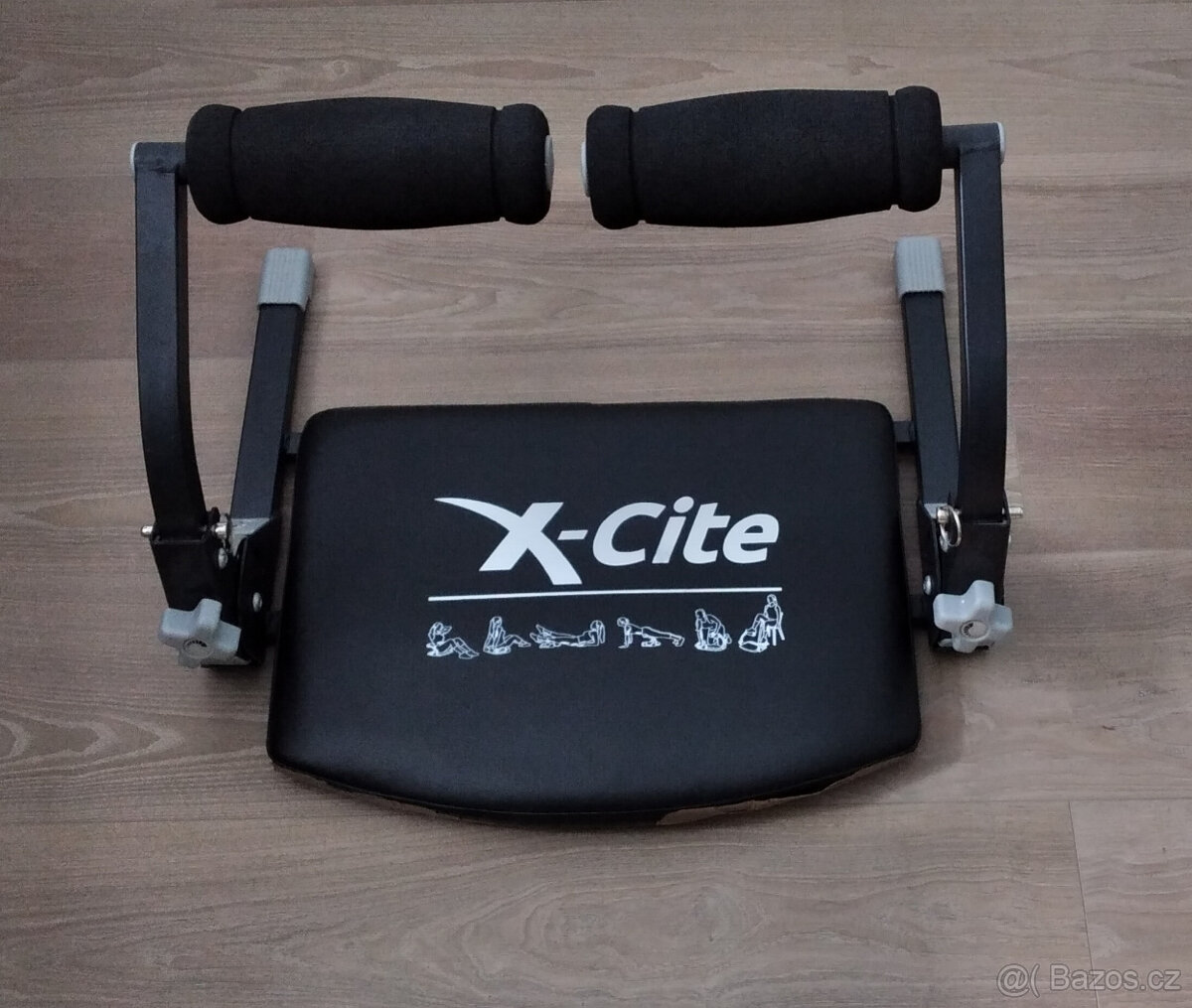 Posilovač břišních svalů X-Cite k domácímu použití