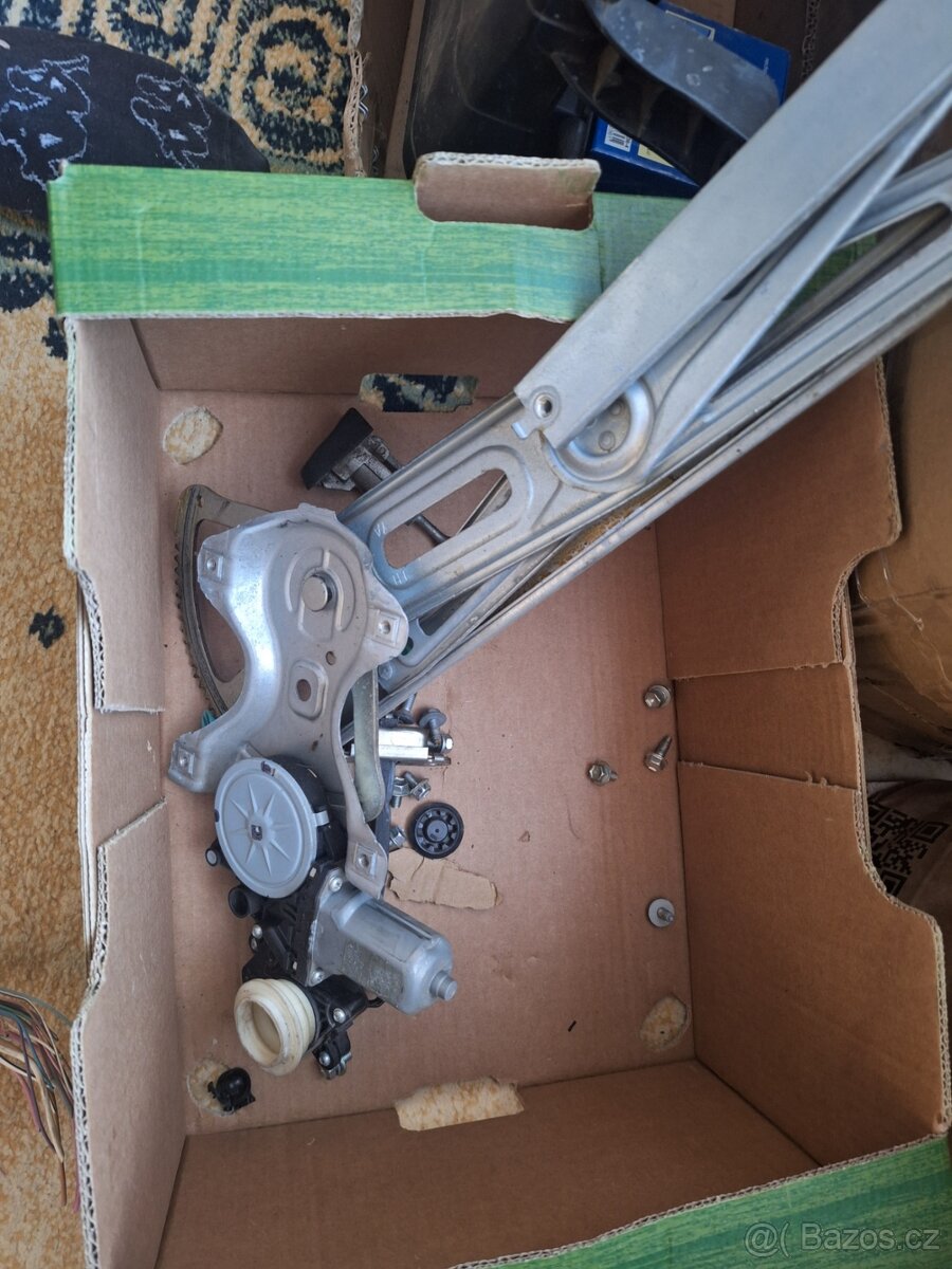 Stahovačka elektrická Toyota Yaris II