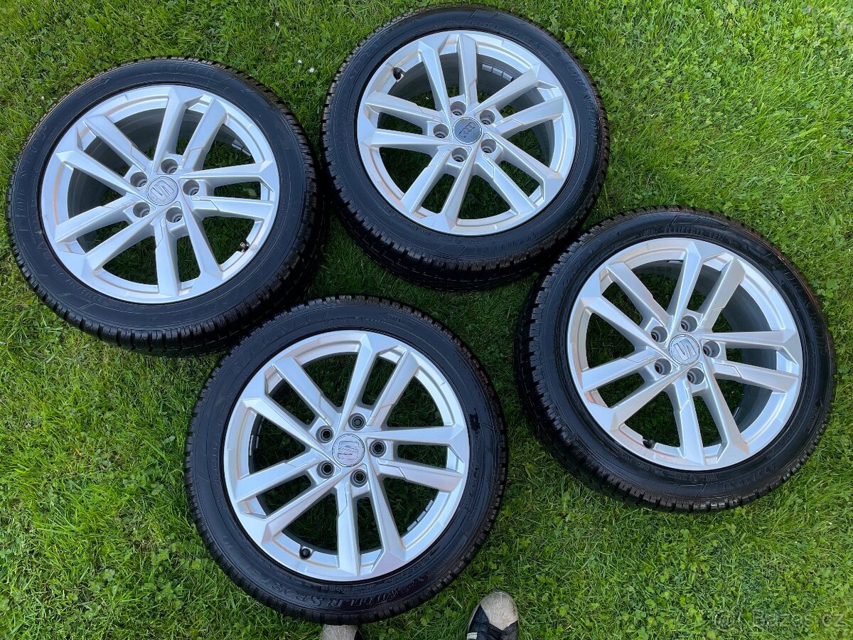 Originál R17 Audi A3 VW Škoda 5x112 zimní pneu 6 mm