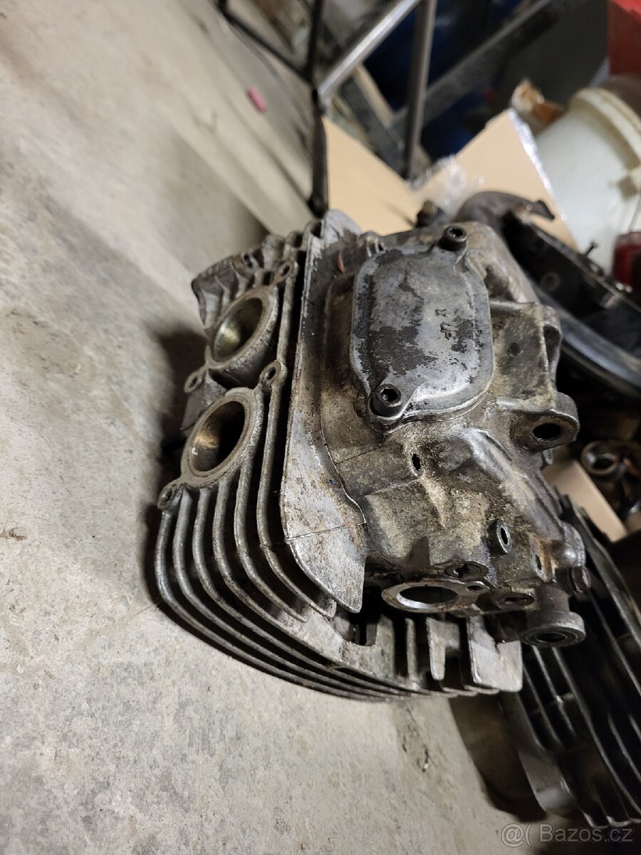 Yamaha XT 600 1VJ hlava válce