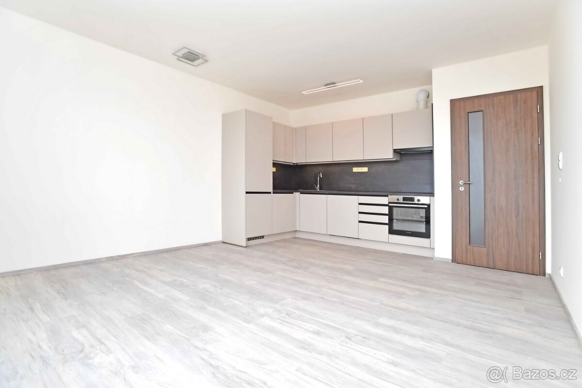 Pěkný nový byt 2+kk 55m2 4.patro Dolní Měcholupy