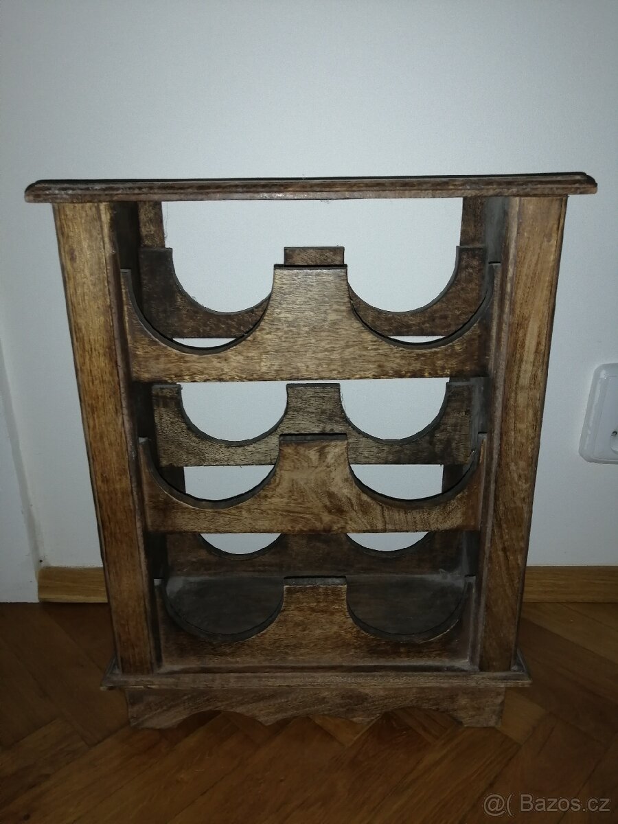 Stojan na víno