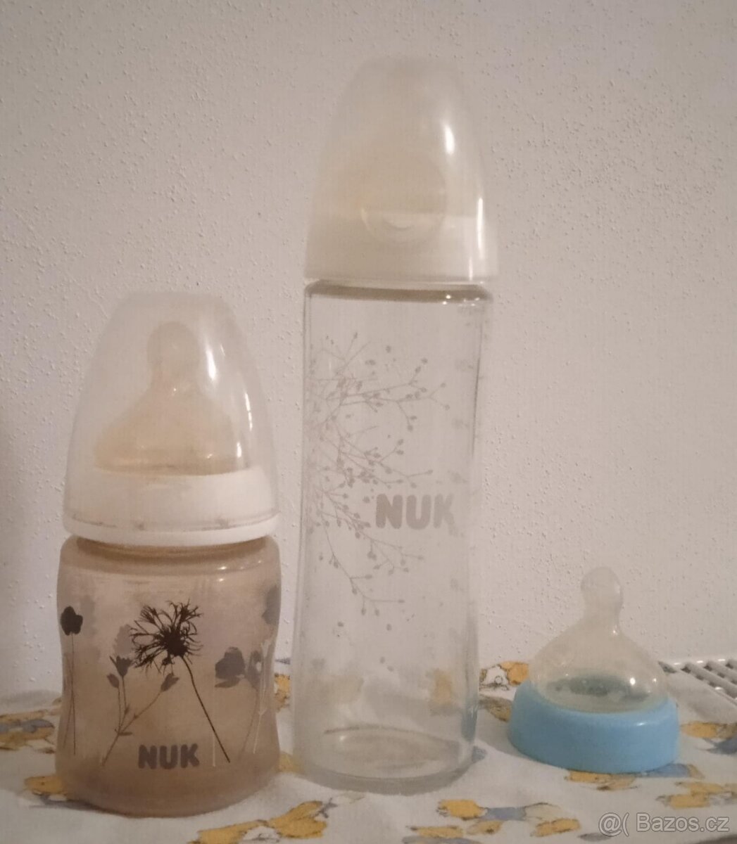 Kojenecké lahve a kojící kloboučky