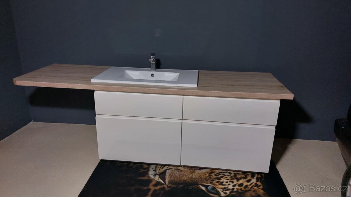 Koupelnový nábytek