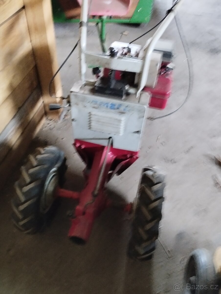 Jednoosý malotraktor