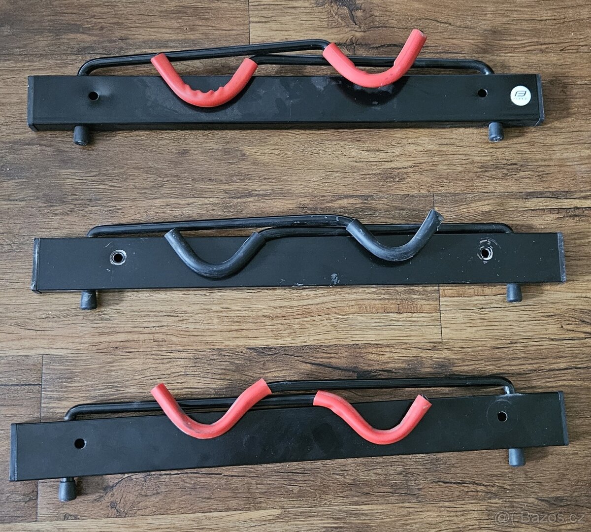 3 x držák kol na zeď