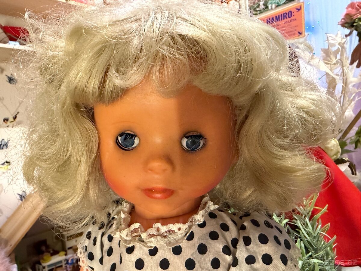 Panenka Hamiro retro 70 letá