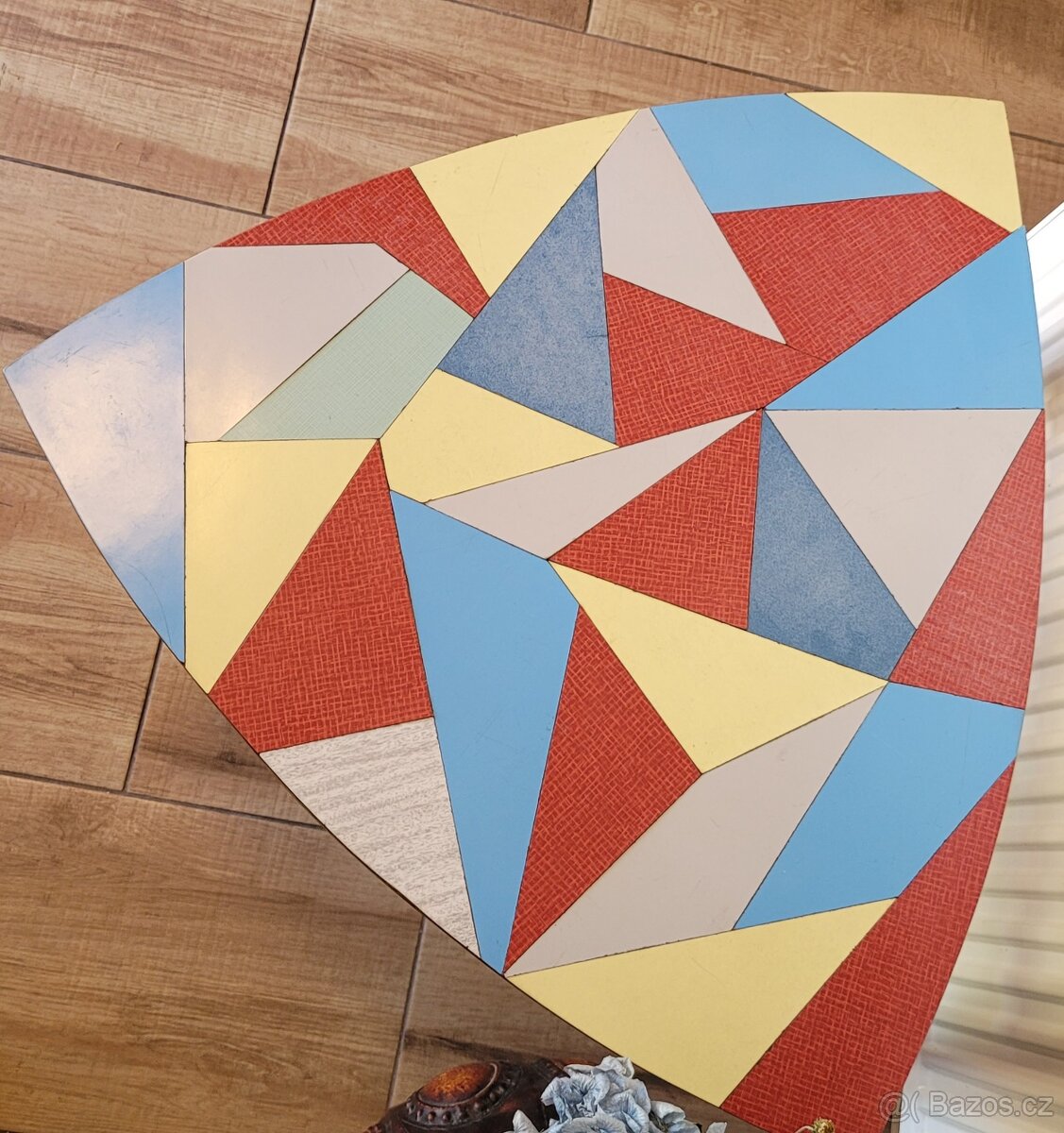 Retro konferenční stolek