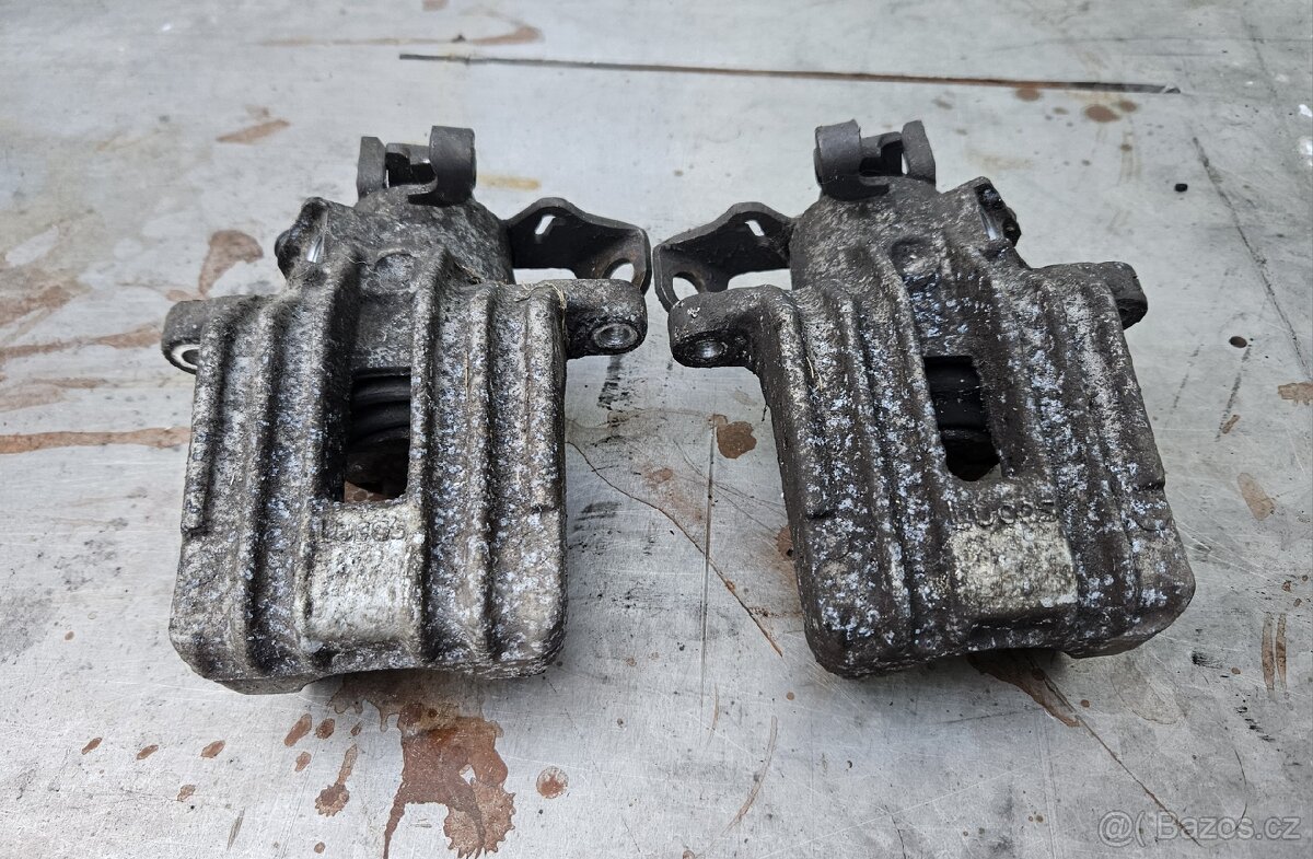 Zadní brzdové třmeny Škoda Octavia 1