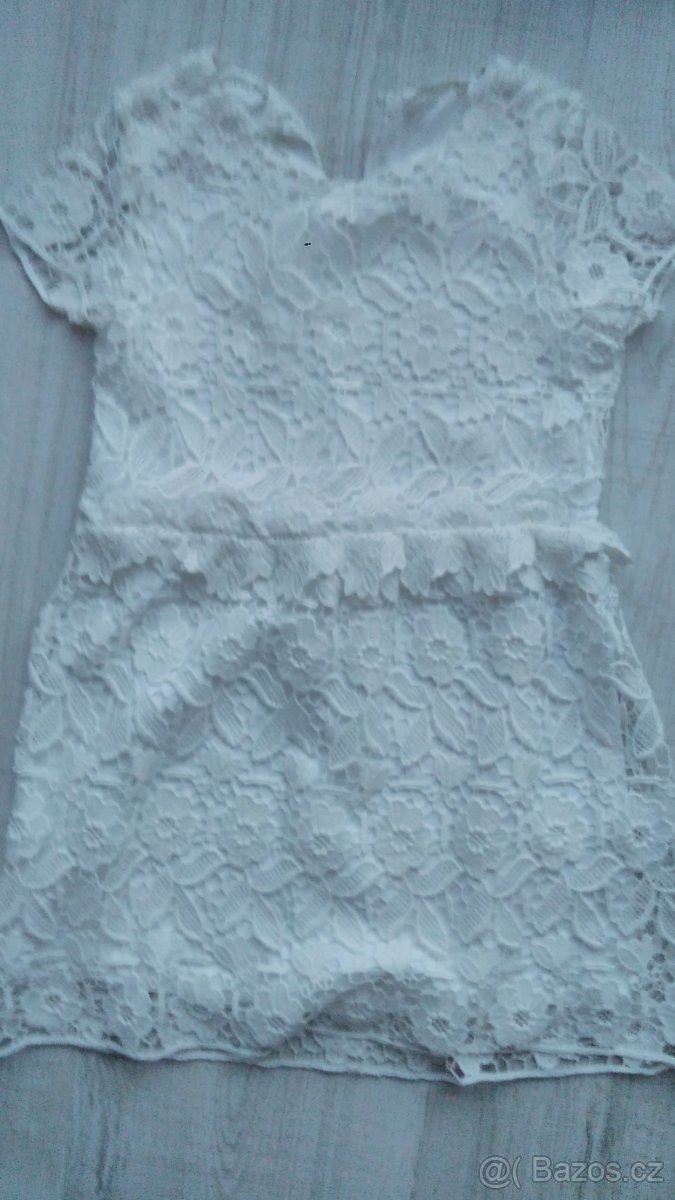 Dívčí šaty vel 122/ 7 r., 132