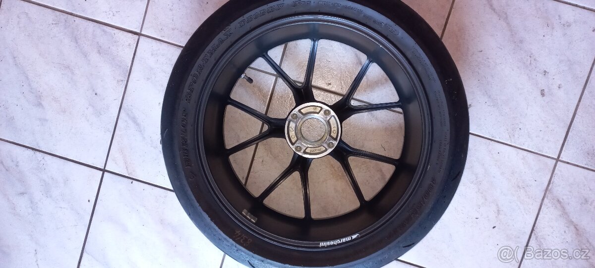 Ducati 1098s zadní kyvná vidlice + zadní kolo