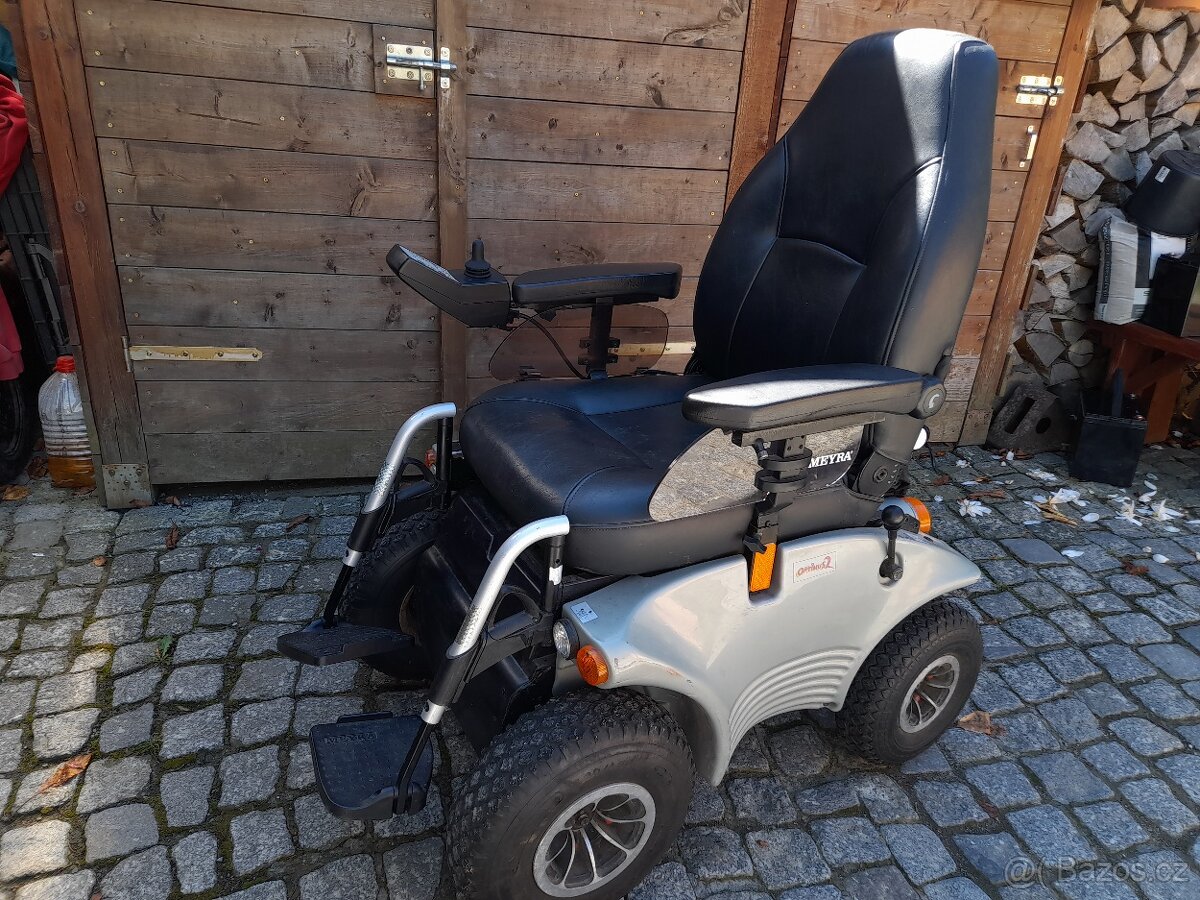 Invalidní vozík elektrický