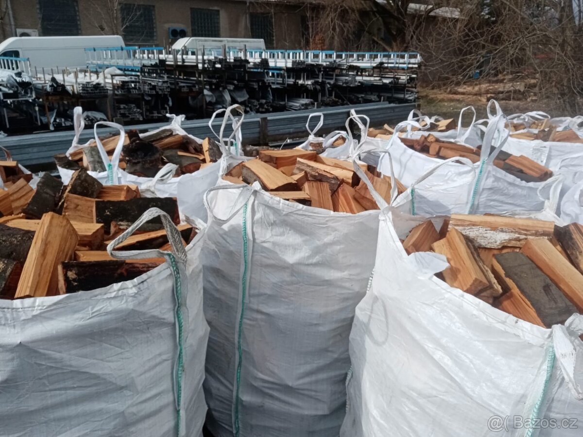 Štípané palivové dříví