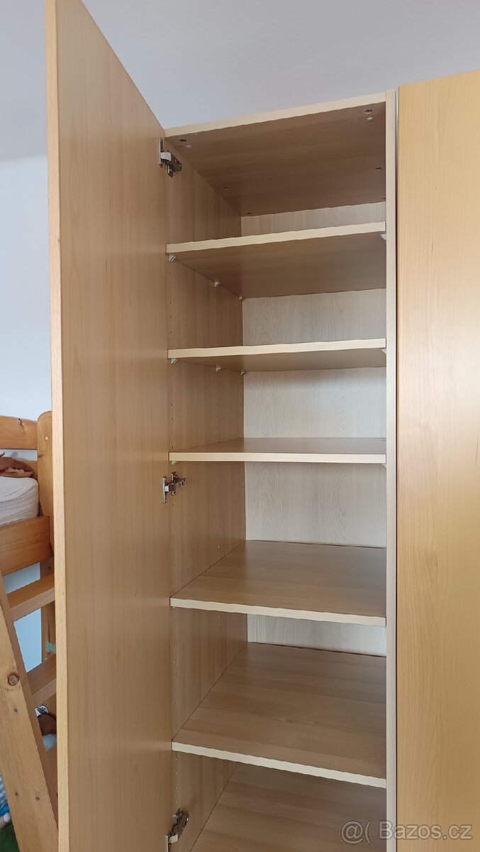 Šatní skříň Ikea