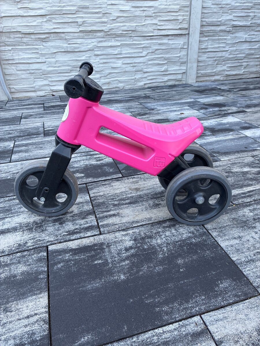 Růžové odrážedlo