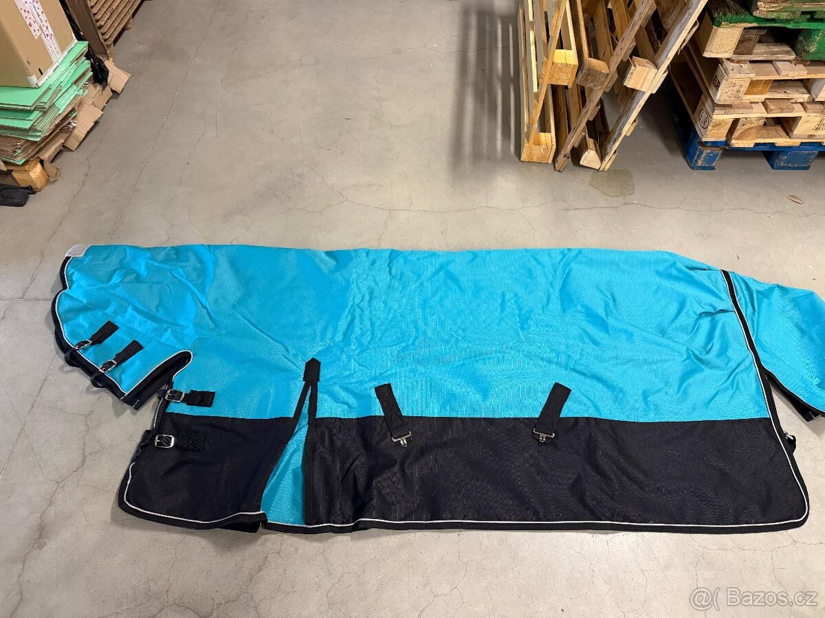 Výběhová deka nová