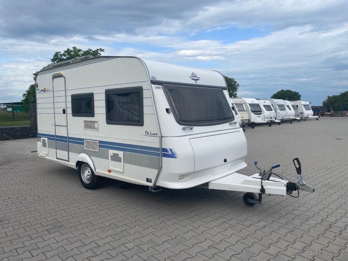 Hobby de luxe 400, 4 osoby, stan, bojler, MALÝ KARAVAN