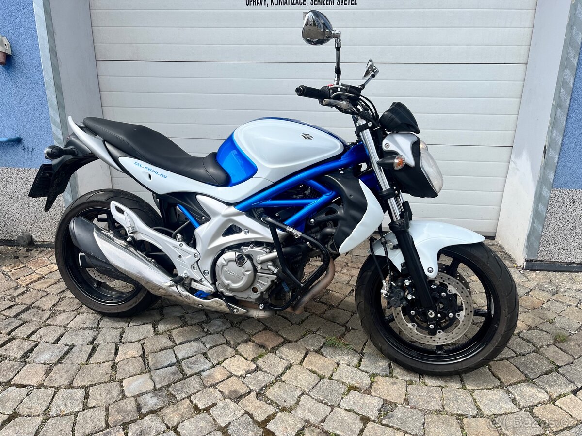 Suzuki Gladius