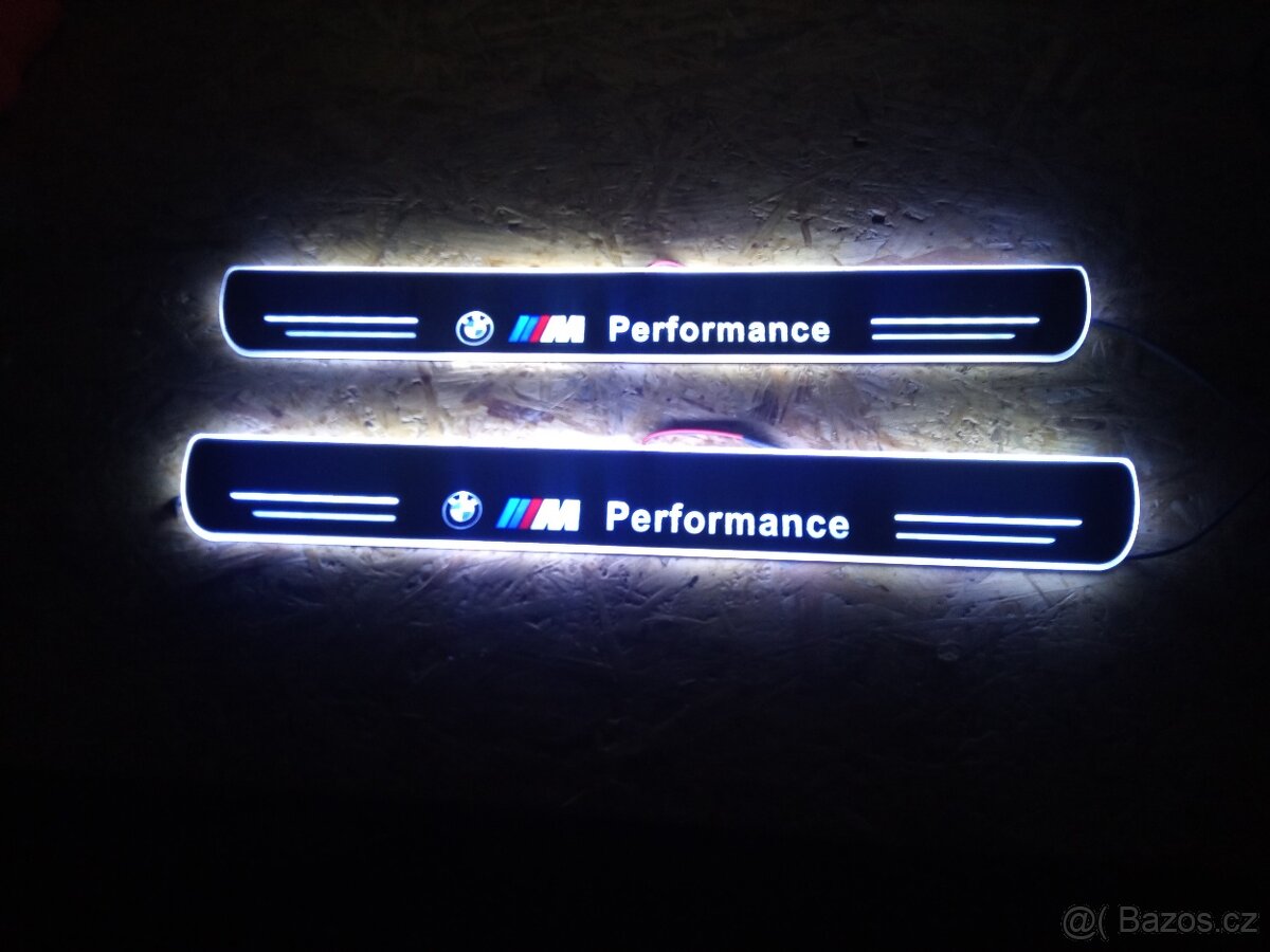 světelné led prahy pro vozy BMW