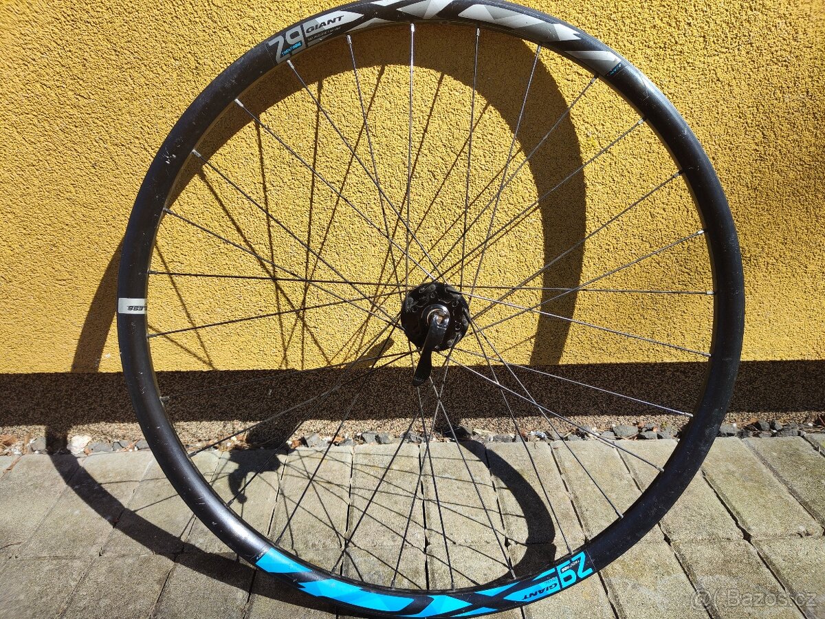 Zapletené kolo zadní Giant 29" horské