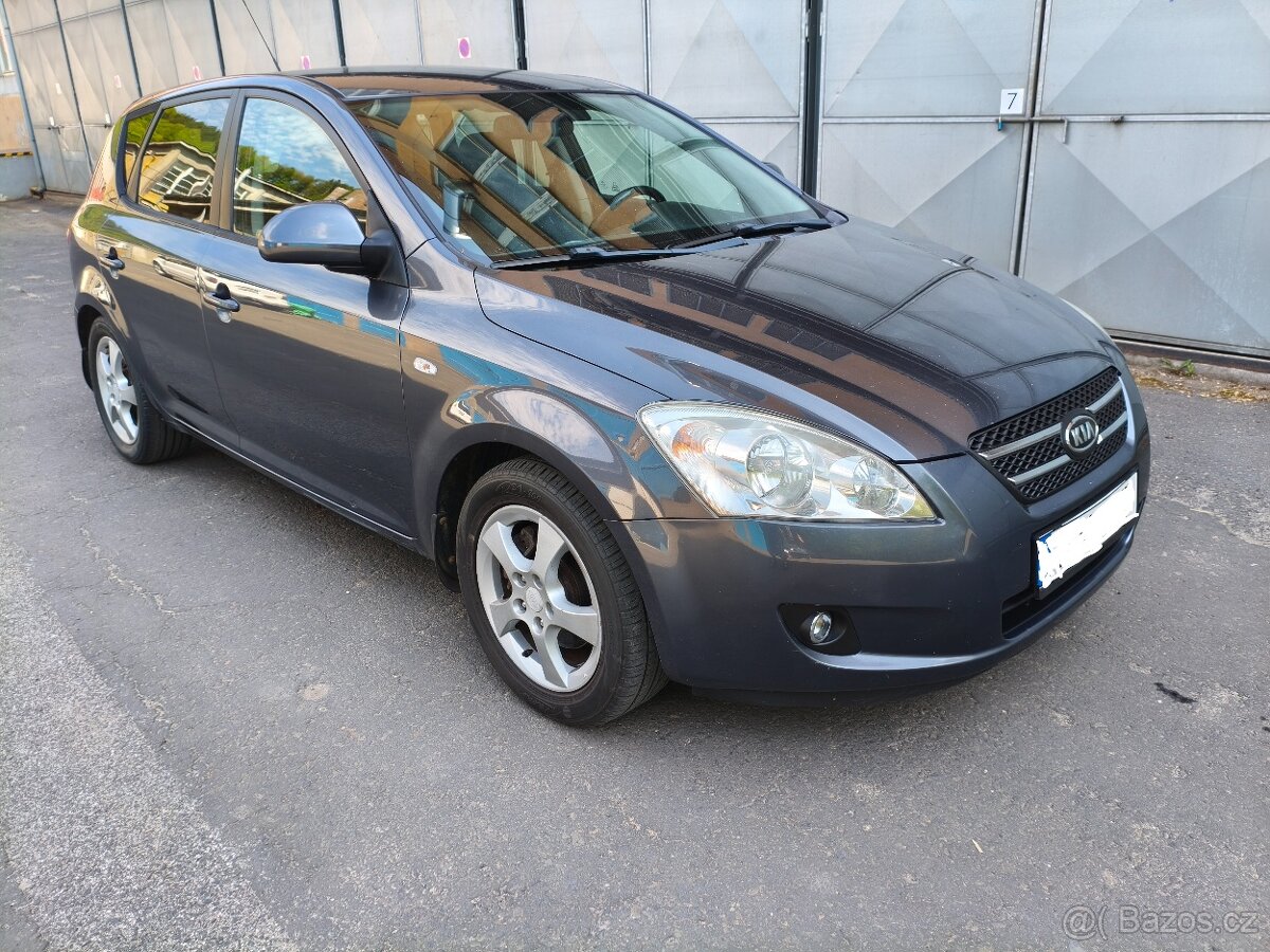 Prodám Kia Ceed 1.6 benzín,AUTOMAT