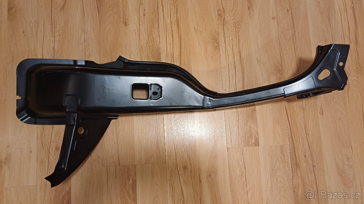 Držák vnitřní výstuž zadního blatníku Škoda Citigo VW UP