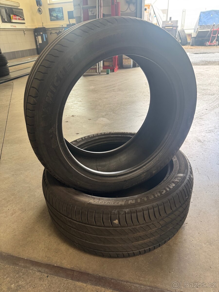 245/45R18 michelin